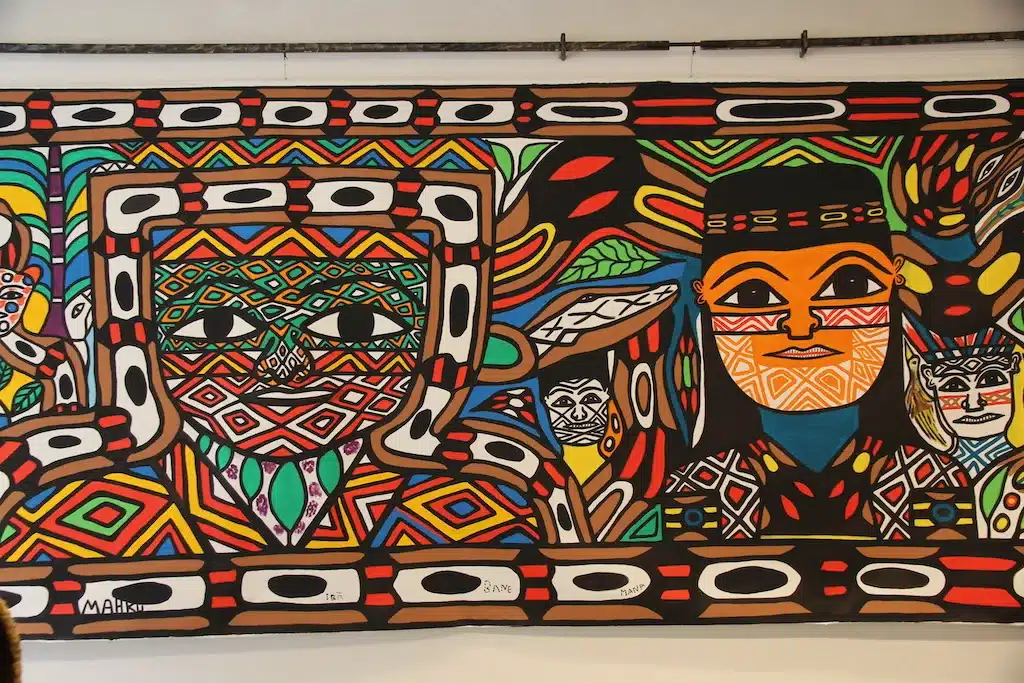 Brazil-France 2025, the Verso itinerant cultural center lands at Wilde's: cover of the event (an ethnic painting)